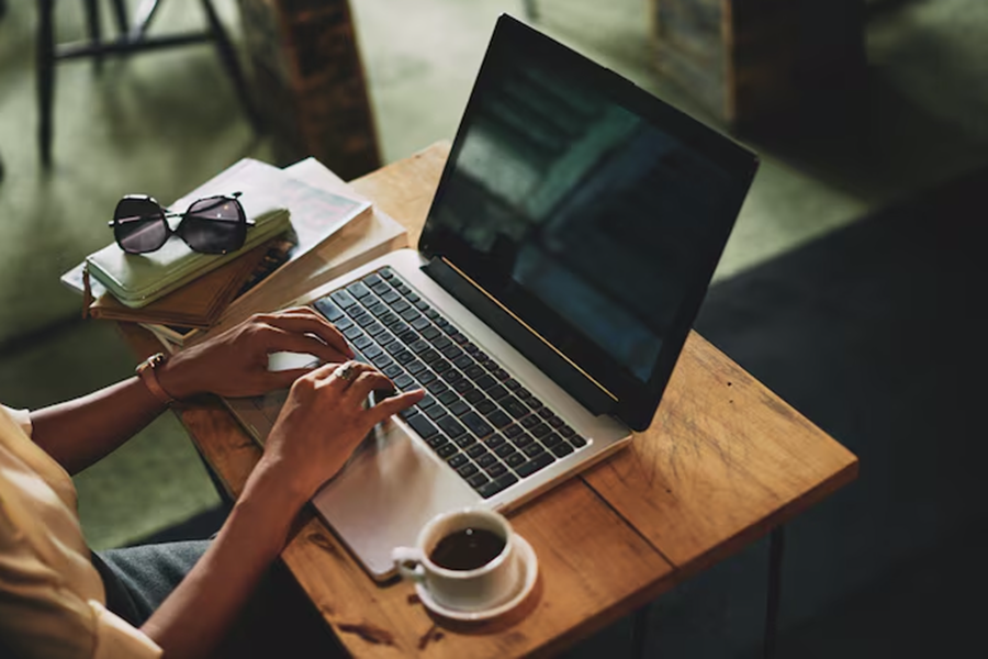 بهترین نرم‌افزار وبینار برای وبینارهای 1000 نفره